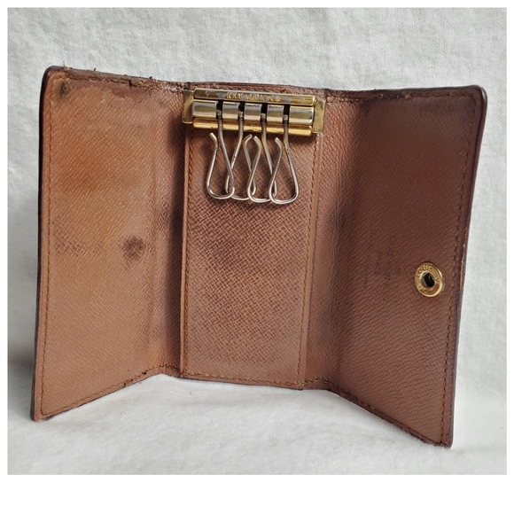 Authentic Preowned LV Key Chain - Picture 5 of 7